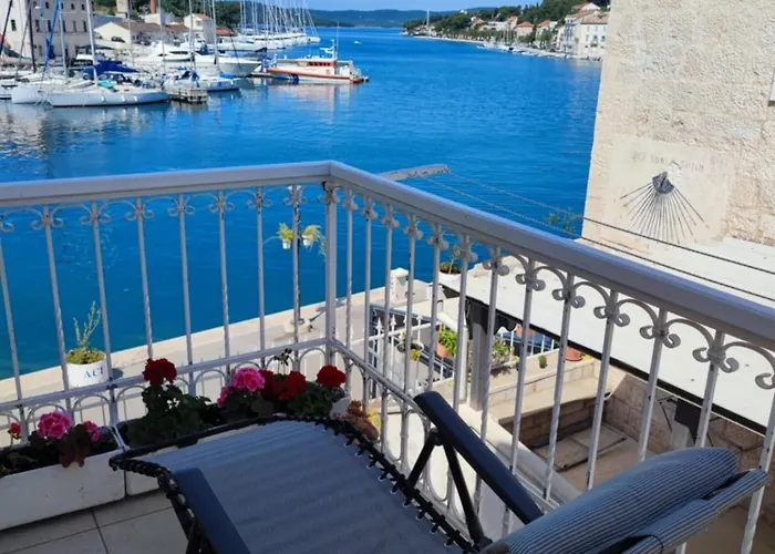 In Centre Of Daire Milna (Brac)